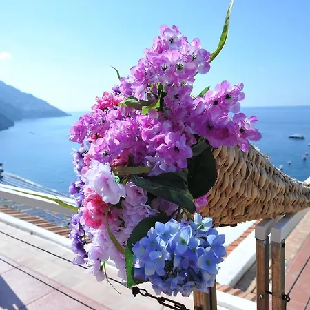 Casa Patty...breath-taking View! Позитано